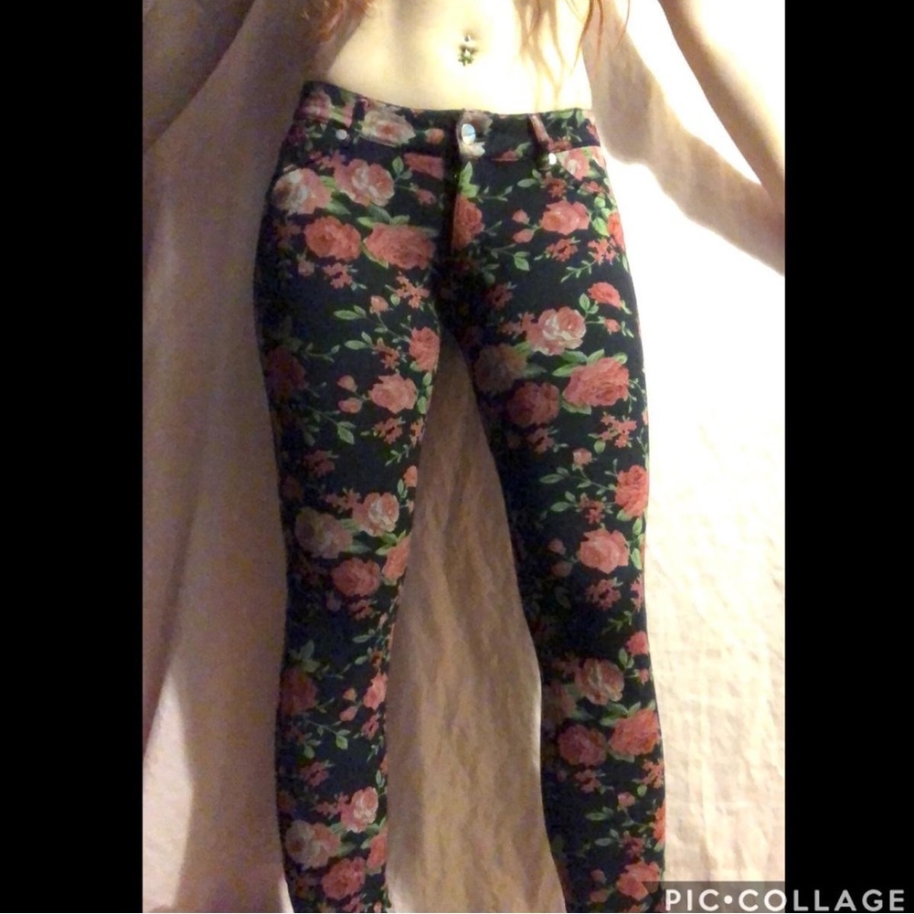 Shinestar size s floral black roses jegging